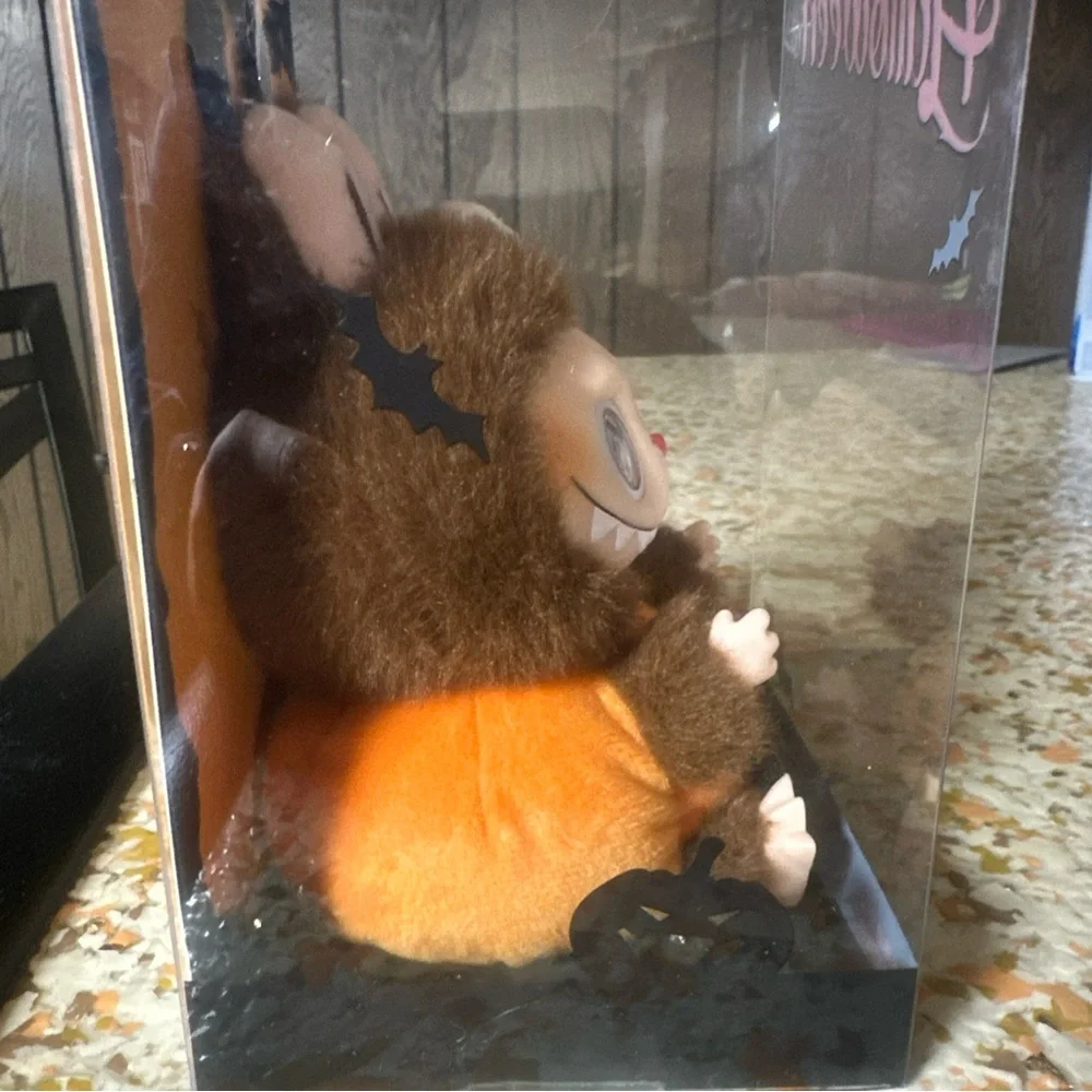 Labubu Happy Halloween Party Series Sitting Pumpkin- My Last One! - Picture 3 of 4